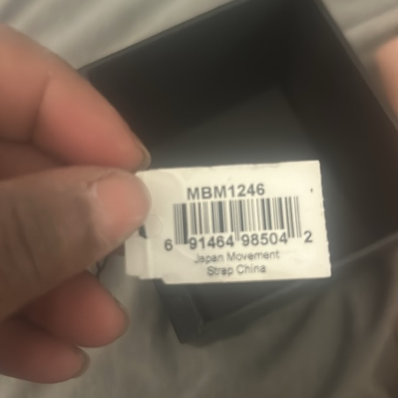 marc jacob’s watch with gold and black band - Picture 5 of 9